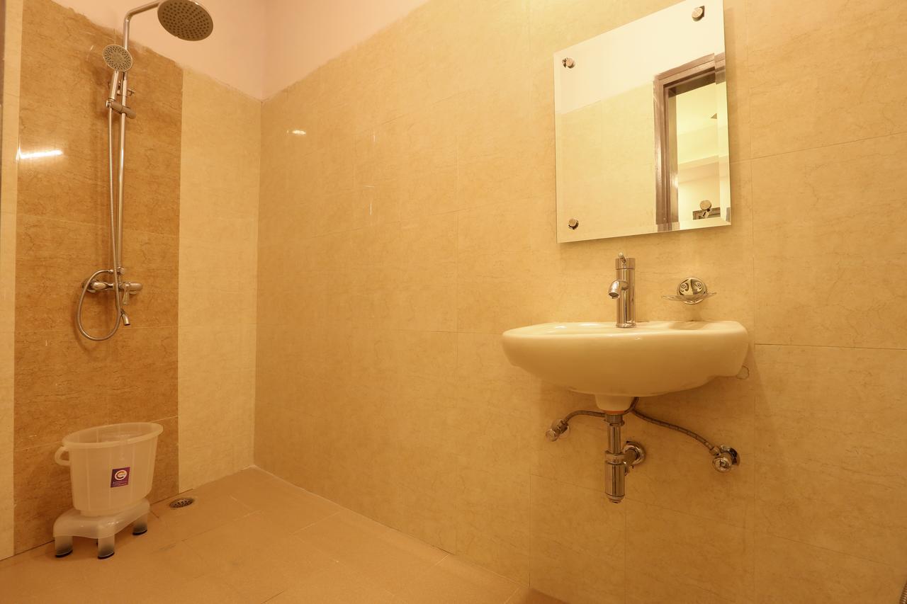 Hotel plazzo Nuova Delhi Esterno foto
